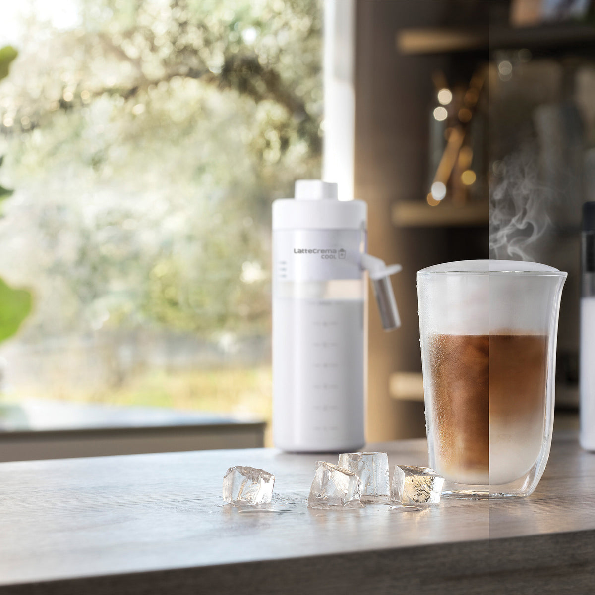 De&#39;Longhi Eletta Explore Hot &amp; Cold Bean to Cup Coffee Machine
